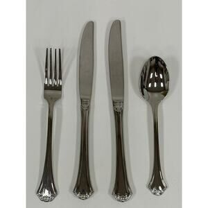 Reed & Barton New Country French Utensils. KT116